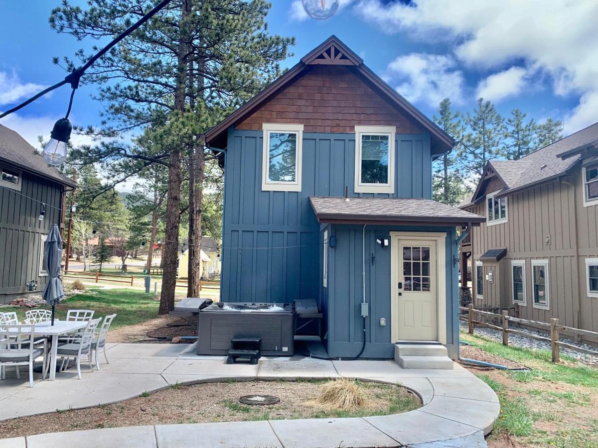 Black Bear Cabin With Hot Tub Уудланд Парк Екстериор снимка